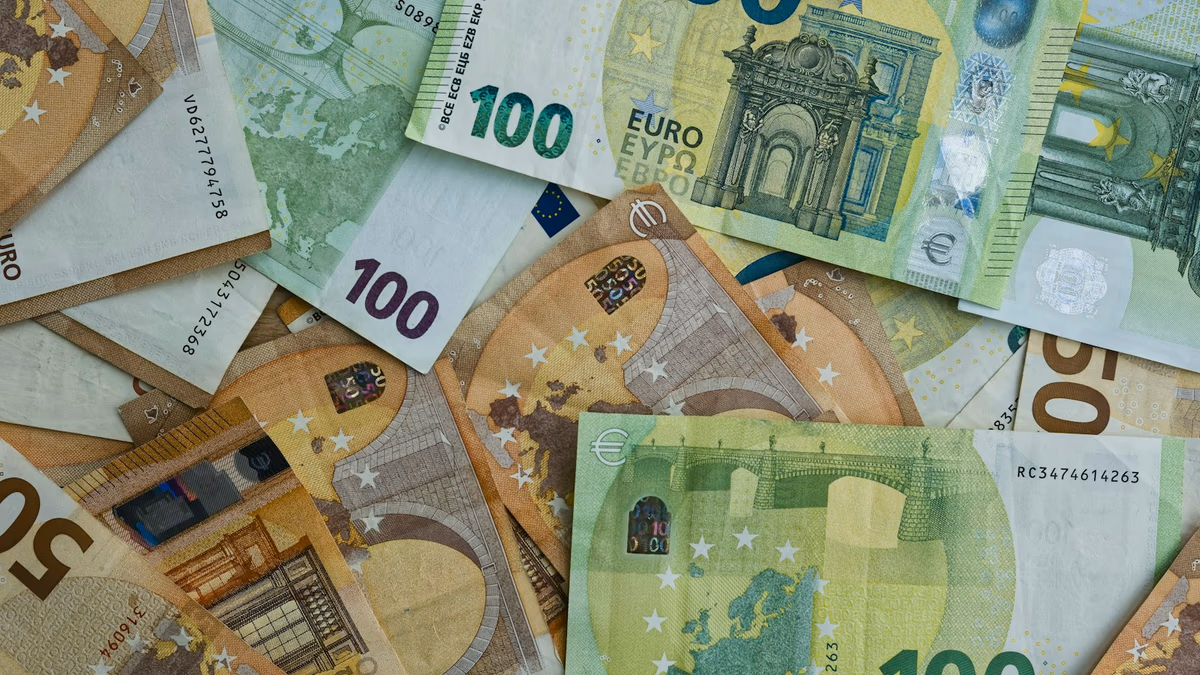 Bargeld beim Gebrauchtwagenkauf: Deswegen hilft es nicht